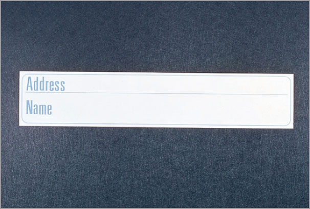 ネームシールが付いています。 ※ネームシール（30mm×150mm）　三協アルミ　モダン　おしゃれ　エクステリア　愛知・名古屋の外構専門店パートナーホームのエクステリア　製品一覧　ポスト　埋込み専用タイプ　HS型　|パートナーホーム