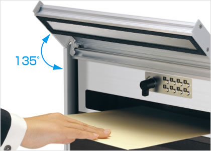 上蓋 上蓋は135゜開いた状態で固定されます。 三協アルミ　モダン　おしゃれ　エクステリア　愛知・名古屋の外構専門店パートナーホームのエクステリア　製品一覧　ポスト　SWE型　|パートナーホーム