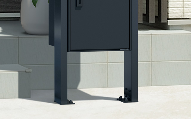 三協アルミ　モダン　おしゃれ　エクステリア　愛知・名古屋の外構専門店パートナーホームのエクステリア　製品一覧　宅配ボックス　フレムスLight（ライト）P型　ポールベースプレートタイプ|パートナーホーム