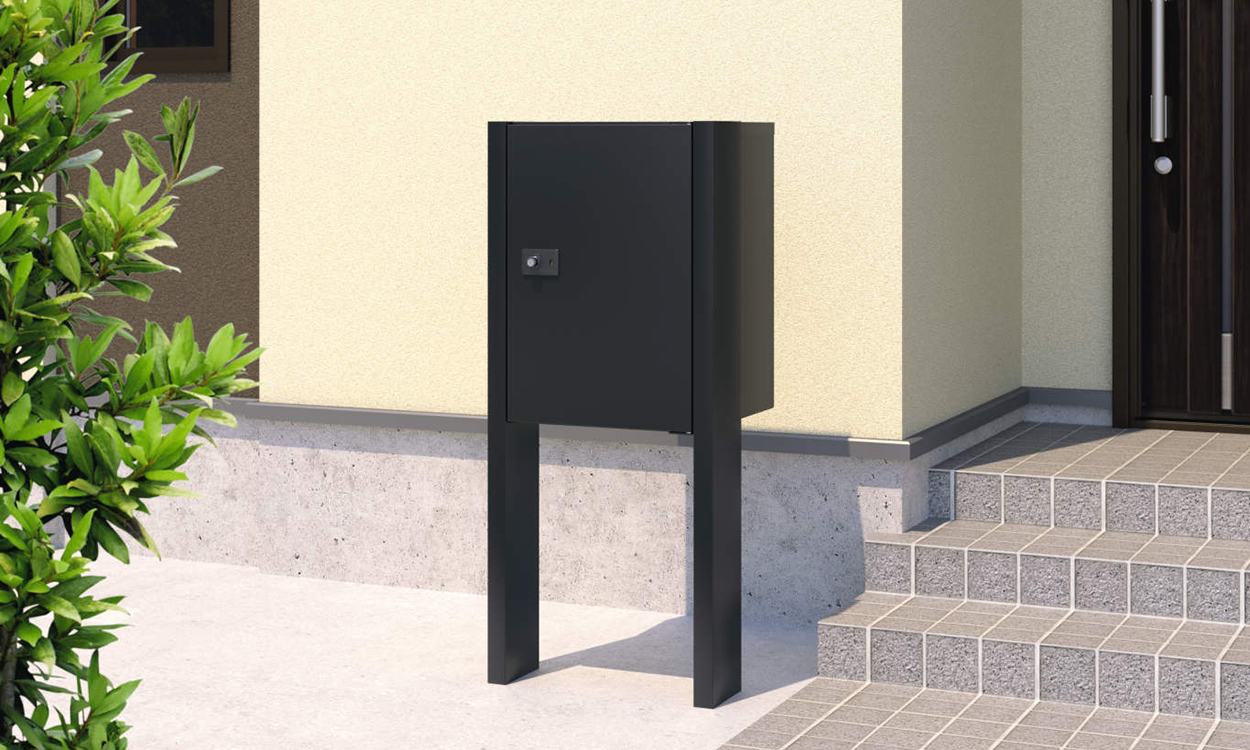 三協アルミ　モダン　おしゃれ　エクステリア　愛知・名古屋の外構専門店パートナーホームのエクステリア　製品一覧　宅配ボックス フレムスLight（ライト）S型　ポール建てタイプ（シングルタイプ） ブラック（KC）／ポール埋め込みタイプ／宅配ボックス：ミドルタイプ|パートナーホーム