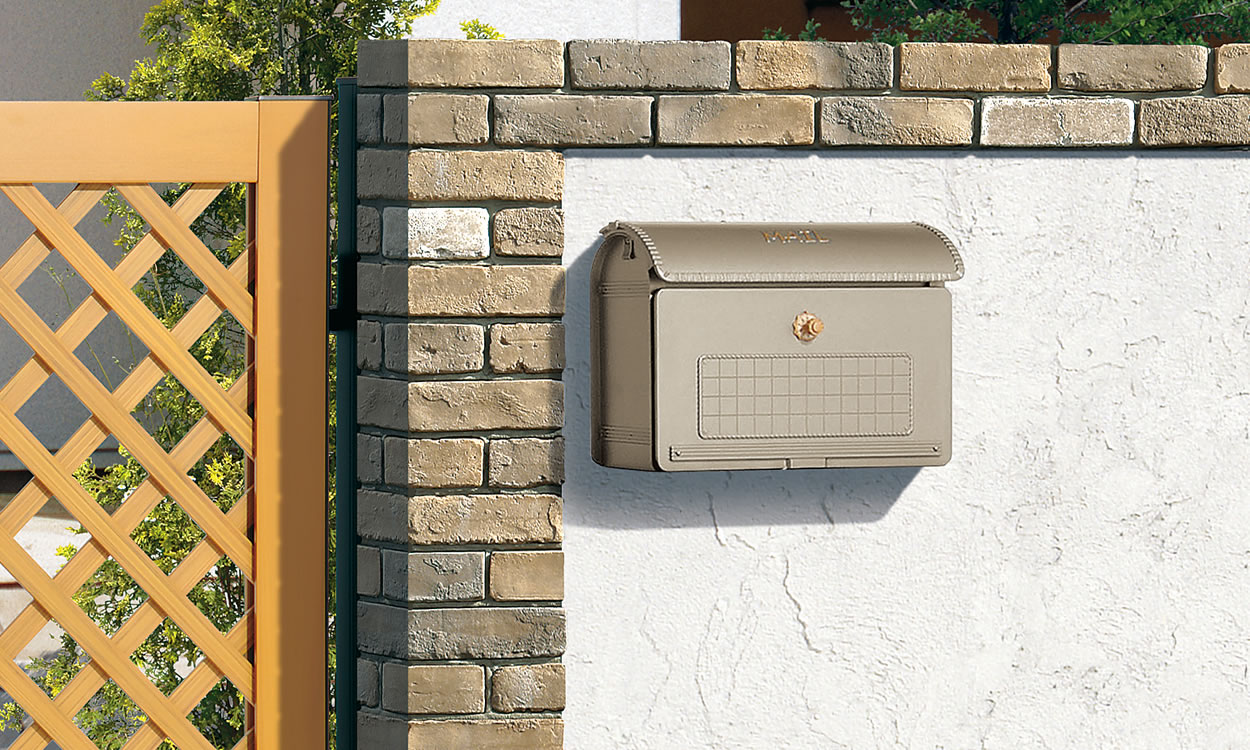 壁付けタイプ アーバングレー（UC）　三協アルミ　モダン　おしゃれ　エクステリア　愛知・名古屋の外構専門店パートナーホームのエクステリア　製品一覧　ポスト　ＳＷＤ型　|パートナーホーム