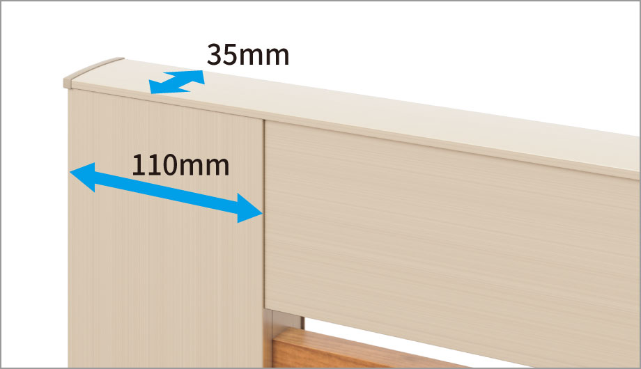 扉厚35mmのスリムな意匠を実現 たて框は細くシンプルな形状で、扉上部は笠木を通すことでよりすっきりとフラットな意匠を際立たせます。　三協アルミ　門扉　モダン　おしゃれ　エクステリア　愛知・名古屋の外構専門店パートナーホームのエクステリア　製品一覧　シャトレナⅡハイタイプ　|パートナーホーム