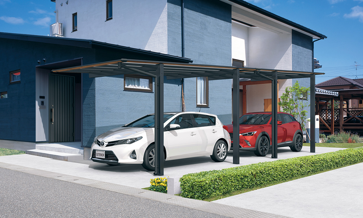 三協アルミ　カーポート　モダン　おしゃれ　エクステリア　愛知・名古屋の外構専門店パートナーホームのエクステリア　製品一覧　スカイリード　奥行2連結タイプ 耐積雪量20cm仕様／木調屋根枠／YCK（クラフトチェリー・ブラック）／奥行2連結タイプ／（50・50）28／H23／ポリカーボネート板（かすみ調）：かすみ（SI）|パートナーホーム