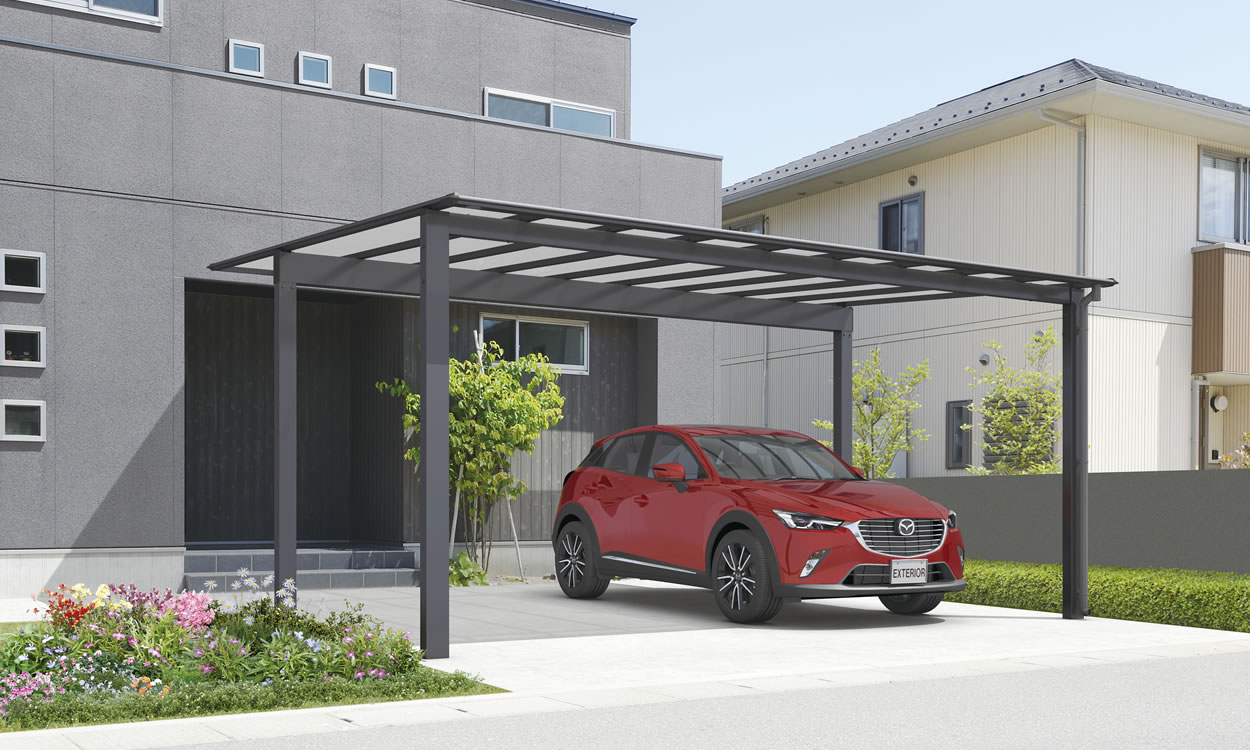 三協アルミ　カーポート　モダン　おしゃれ　エクステリア　愛知・名古屋の外構専門店パートナーホームのエクステリア　製品一覧　スカイリード　奥行片寄せタイプ 耐積雪量20cm仕様／形材屋根枠／ブラック（KC）／奥行片寄せタイプ／5454／H25／ポリカーボネート板（かすみ調）：かすみ（SI）|パートナーホーム