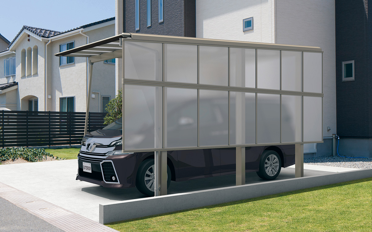 三協アルミ　カーポート　モダン　おしゃれ　エクステリア　愛知・名古屋の外構専門店パートナーホームのエクステリア　製品一覧　スカイリード　側面パネル 耐積雪量30cm仕様／木調屋根枠／FAU（トラッドオーク・アーバングレー）／基本タイプ／5028／H25／ポリカーボネート板（かすみ調）：かすみ（SI）／オプション：側面パネル（片側2段仕様・台形＋H11）・サポートセット|パートナーホーム