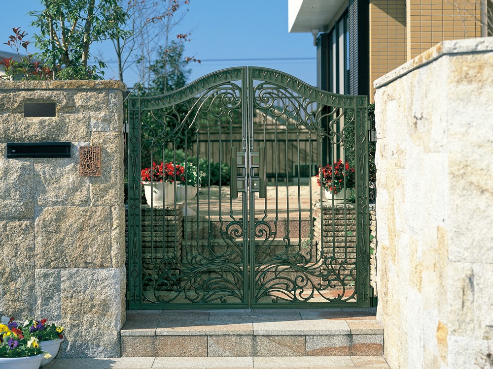 三協アルミ　鋳物門扉　ラヴェンデル【外構エクステリア商品】|サムネイル　三協アルミ　門まわり　モダン　おしゃれ　エクステリア　愛知・名古屋の外構専門店パートナーホームのエクステリア　製品一覧　鋳物門扉　ラヴェンデル|パートナーホーム