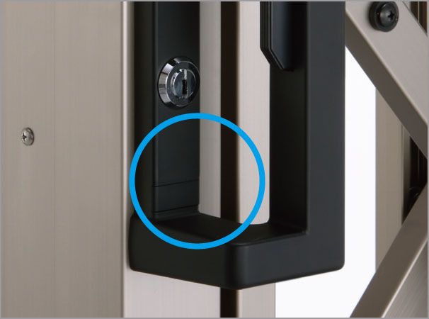 美しい仕上がり ねじが見えない美しい仕上がり。　三協アルミ　門まわり　モダン　おしゃれ　エクステリア　愛知・名古屋の外構専門店パートナーホームのエクステリア　製品一覧　伸縮門扉　エアリーナⅡ　ミニタイプ|パートナーホーム