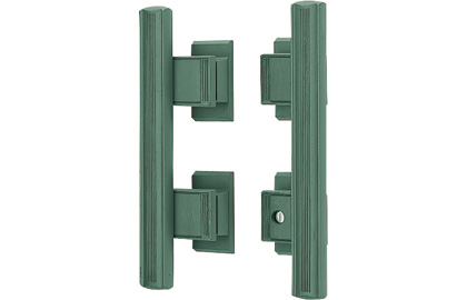 タッチ錠 外側からはレバーを押すだけ、内側からはレバーを引くだけで扉が開きます。 三協アルミ　門まわり　モダン　おしゃれ　エクステリア　愛知・名古屋の外構専門店パートナーホームのエクステリア　製品一覧　鋳物門扉　ラヴェンデル|パートナーホーム