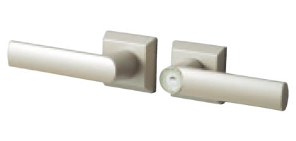 打掛け錠（スタンダードタイプ） 外側からはレバーを押し下げて、内側からはかんぬきを上方向に回転させて扉を開きます。　三協アルミ　門扉　モダン　おしゃれ　エクステリア　愛知・名古屋の外構専門店パートナーホームのエクステリア　製品一覧　形材門扉　ニュータウンリード|パートナーホーム