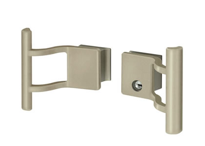 タッチ錠（ノングリップタイプ） 外側からはレバーを押すだけ、内側からはレバーを引くだけで開く、操作しやすいタイプです。　三協アルミ　門扉　モダン　おしゃれ　エクステリア　愛知・名古屋の外構専門店パートナーホームのエクステリア　製品一覧　形材門扉　レジリアハイタイプ　|パートナーホーム