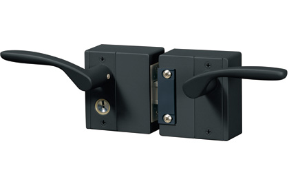 内外（両面）ディンプル錠仕様 防犯性を重視される方は、内外ディンプル錠仕様のレバーハンドル錠をおすすめします。　三協アルミ　門まわり　モダン　おしゃれ　エクステリア　愛知・名古屋の外構専門店パートナーホームのエクステリア　製品一覧　鋳物門扉　ビアンソード|パートナーホーム