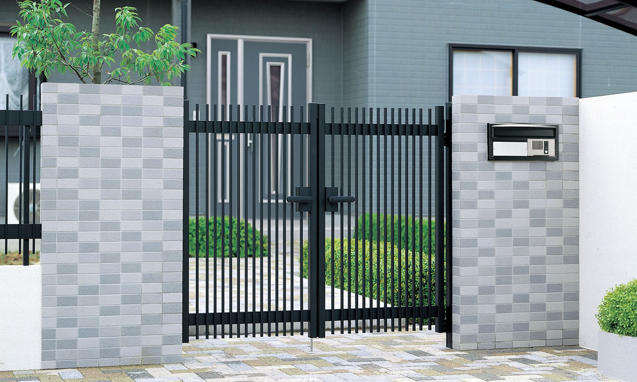 1型 ブラック／打掛け錠（LSｰ11）／0712　三協アルミ　門扉　モダン　おしゃれ　エクステリア　愛知・名古屋の外構専門店パートナーホームのエクステリア　製品一覧　形材門扉　有磯|パートナーホーム