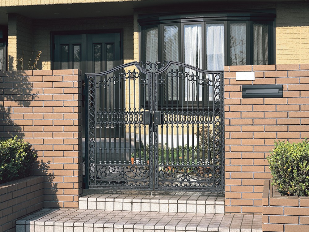 三協アルミ　鋳物門扉　レガンス【外構エクステリア商品】|サムネイル三協アルミ　門まわり　モダン　おしゃれ　エクステリア　愛知・名古屋の外構専門店パートナーホームのエクステリア　製品一覧　鋳物門扉　三協アルミ　門まわり　モダン　おしゃれ　エクステリア　愛知・名古屋の外構専門店パートナーホームのエクステリア　製品一覧　鋳物門扉　アリッサム　|パートナーホーム