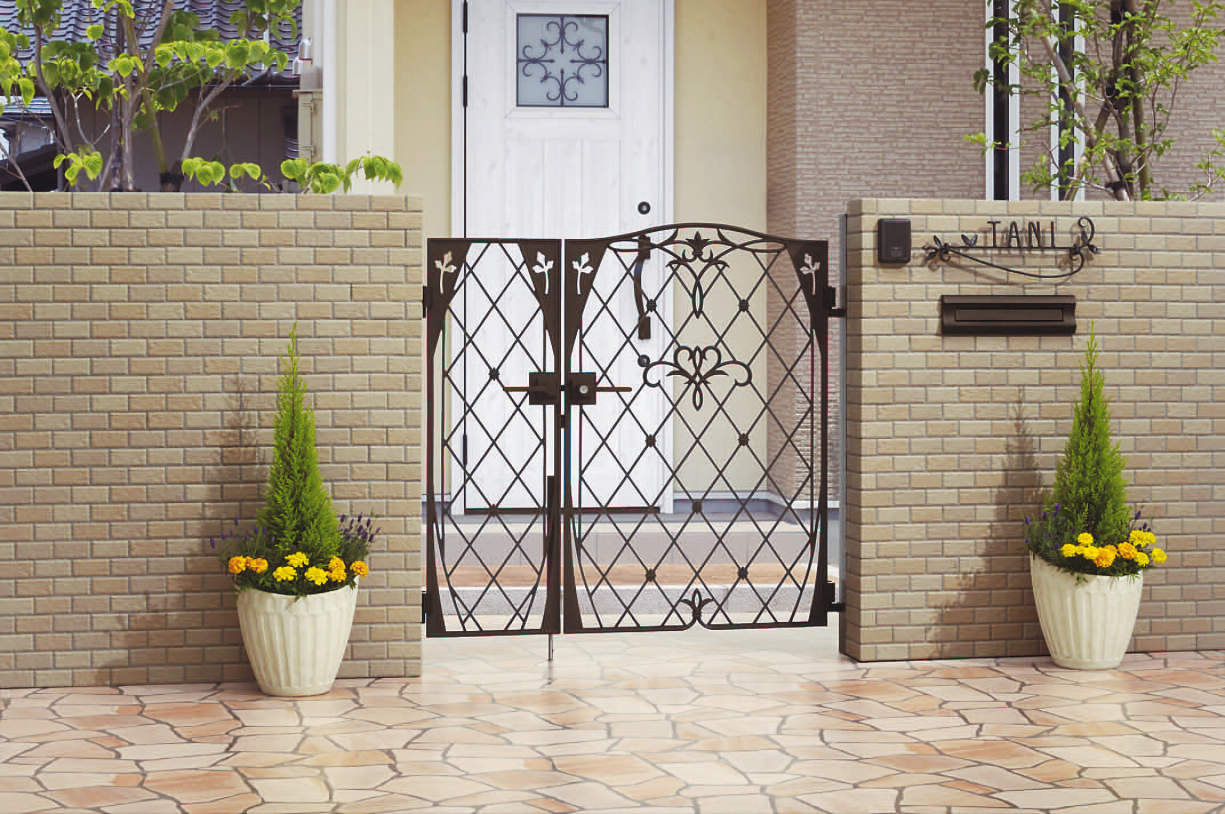 2型　親子仕様　三協アルミ　門まわり　モダン　おしゃれ　エクステリア　愛知・名古屋の外構専門店パートナーホームのエクステリア　製品一覧　鋳物門扉　ハーベリー|パートナーホーム