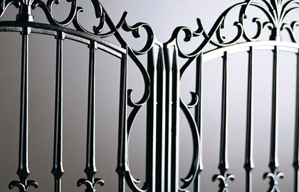 8型　三協アルミ　門まわり　モダン　おしゃれ　エクステリア　愛知・名古屋の外構専門店パートナーホームのエクステリア　製品一覧　鋳物門扉　ファンセル|パートナーホーム