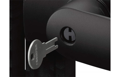 外：簡易錠B 施解錠には内外ともに簡易シリンダーで、専用キーを使用します。　三協アルミ　門まわり　モダン　おしゃれ　エクステリア　愛知・名古屋の外構専門店パートナーホームのエクステリア　製品一覧　鋳物門扉　プロヴァンス 打掛け錠|パートナーホーム