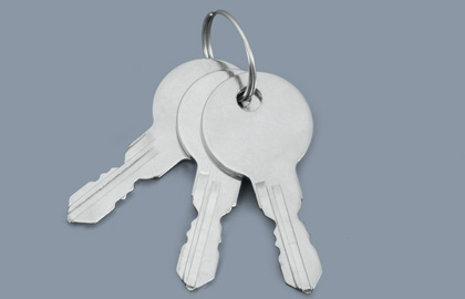 専用キー　錠前（打掛け錠）　三協アルミ　門まわり　モダン　おしゃれ　エクステリア　愛知・名古屋の外構専門店パートナーホームのエクステリア　製品一覧　鋳物門扉　美流（びりゅう）|パートナーホーム