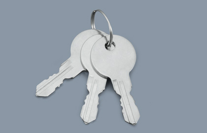 専用キー　三協アルミ　門まわり　モダン　おしゃれ　エクステリア　愛知・名古屋の外構専門店パートナーホームのエクステリア　製品一覧　鋳物門扉　アリッサム　|パートナーホーム