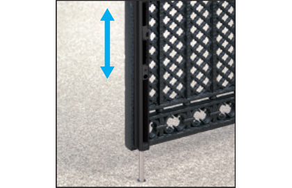 オートロック落し棒 ガタつきを抑えた静音仕様で、外部から落し棒を持ち上げることができないロック機能付きです。また、オートロック落し棒にロック（コインサムターン）をかけることで、落し棒の操作ができなくなります。なお、落し棒の操作は手動です。 三協アルミ　門まわり　モダン　おしゃれ　エクステリア　愛知・名古屋の外構専門店パートナーホームのエクステリア　製品一覧　鋳物門扉　ロヴァンティ　アリッサム|パートナーホーム