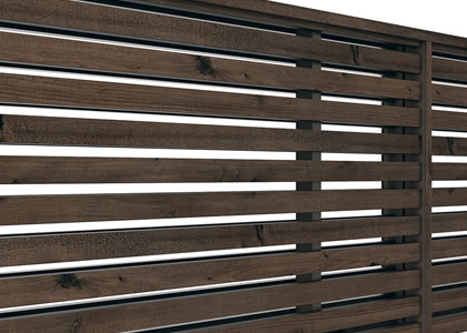 2型：横太格子 適度な目隠しと通風効果。　三協アルミ　門・フェンスまわり　フェンス・スクリーン　目隠し　モダン　おしゃれ　エクステリア　愛知・名古屋の外構専門店パートナーホームのエクステリア　製品一覧　形材フェンス　フィオーレ|パートナーホーム