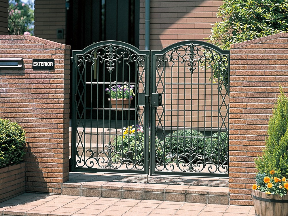 三協アルミ　鋳物門扉　ラビロス【外構エクステリア商品】|サムネイル　三協アルミ　門まわり　モダン　おしゃれ　エクステリア　愛知・名古屋の外構専門店パートナーホームのエクステリア　製品一覧　鋳物門扉　ラビロス　|パートナーホーム