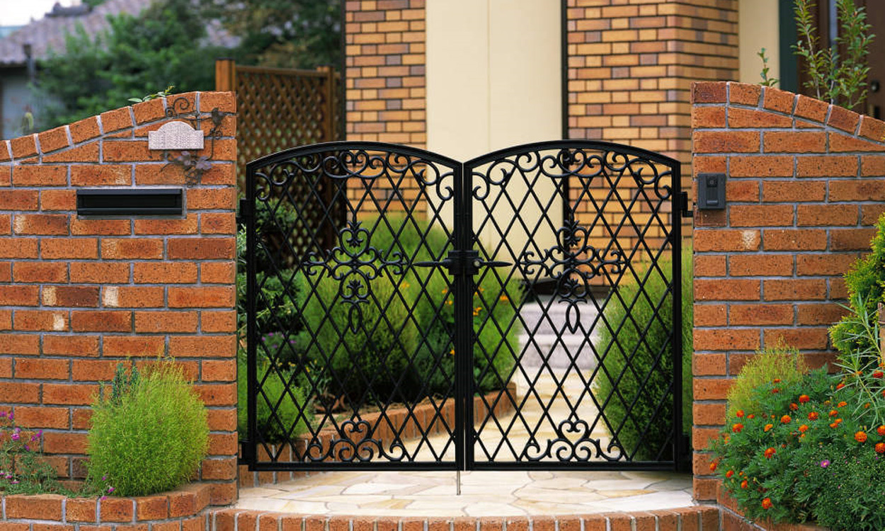 1型 ブラック／打掛け錠／0812　三協アルミ　門まわり　モダン　おしゃれ　エクステリア　愛知・名古屋の外構専門店パートナーホームのエクステリア　製品一覧　鋳物門扉　ファンセル|パートナーホーム