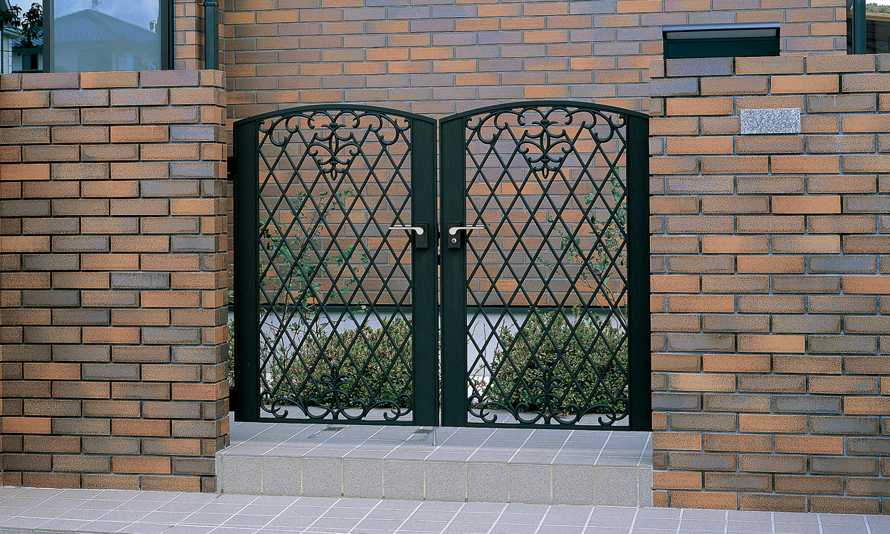 1型 アートブラック／レバーハンドル錠（LHFｰ01）／0812　三協アルミ　門まわり　モダン　おしゃれ　エクステリア　愛知・名古屋の外構専門店パートナーホームのエクステリア　製品一覧　鋳物門扉　フェアル|パートナーホーム