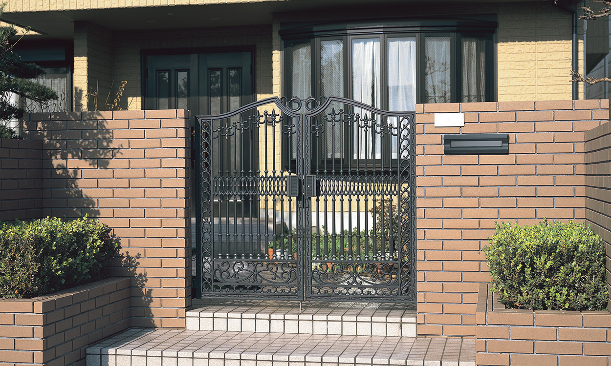 三協アルミ　門まわり　モダン　おしゃれ　エクステリア　愛知・名古屋の外構専門店パートナーホームのエクステリア　製品一覧　鋳物門扉　三協アルミ　門まわり　モダン　おしゃれ　エクステリア　愛知・名古屋の外構専門店パートナーホームのエクステリア　製品一覧　鋳物門扉　アリッサム　|パートナーホーム