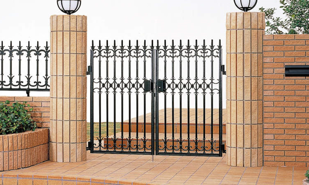 5型 ブラック／タッチ錠／0712　三協アルミ　門まわり　モダン　おしゃれ　エクステリア　愛知・名古屋の外構専門店パートナーホームのエクステリア　製品一覧　鋳物門扉　ファンセル|パートナーホーム