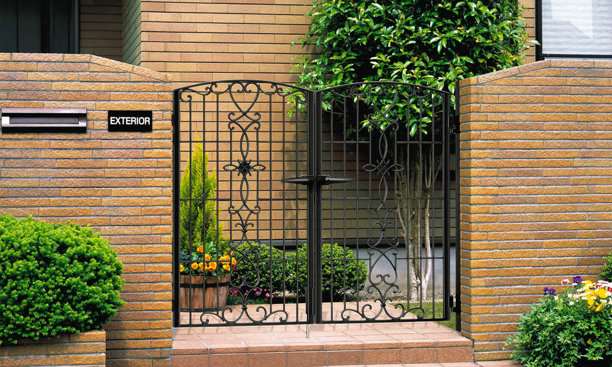 5型 アートブラック／打掛け錠／0712　三協アルミ　門まわり　モダン　おしゃれ　エクステリア　愛知・名古屋の外構専門店パートナーホームのエクステリア　製品一覧　鋳物門扉　キャスリート|パートナーホーム