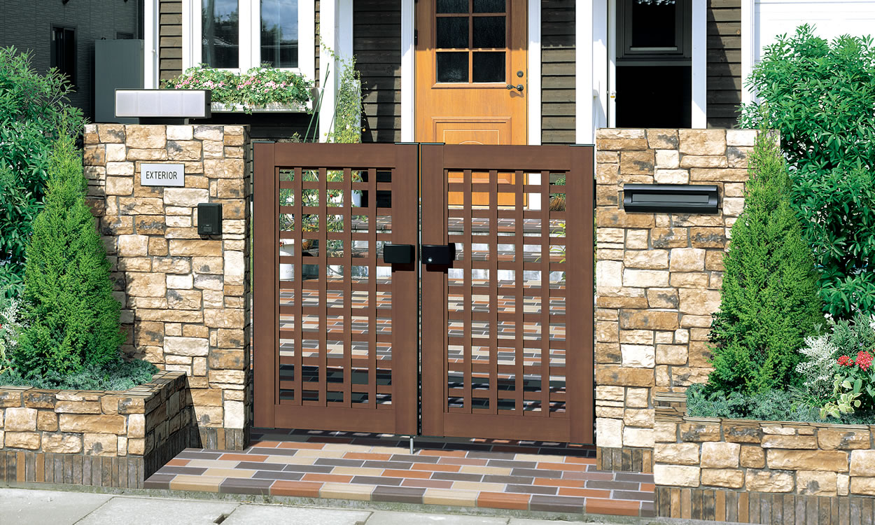 B型 ローズウッド／タッチ錠／0712　三協アルミ　門まわり　モダン　おしゃれ　エクステリア　愛知・名古屋の外構専門店パートナーホームのエクステリア　製品一覧　鋳物門扉　木粉入り樹脂門扉　プラウディ|パートナーホーム