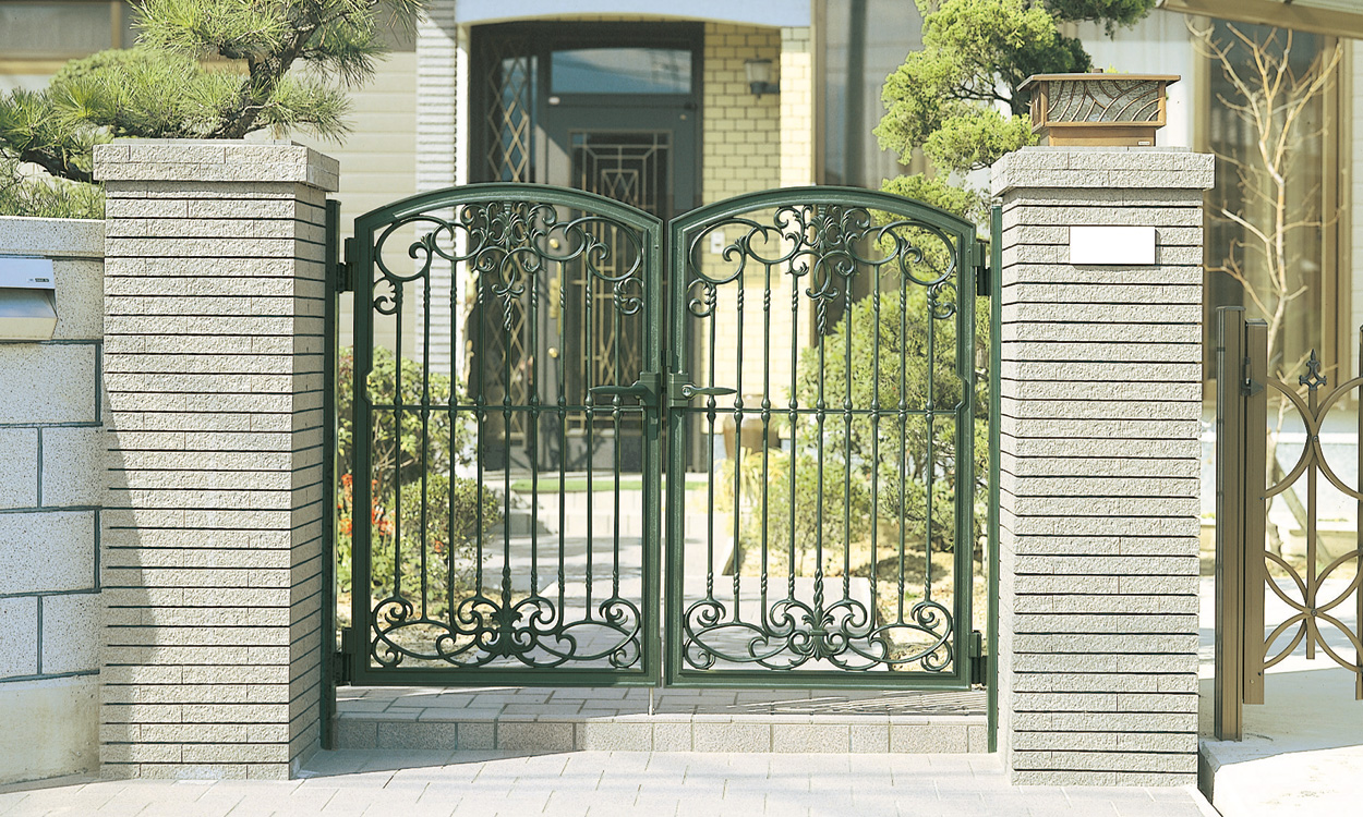 4型 ヨーロピアングリーン／打掛け錠／0812　三協アルミ　門まわり　モダン　おしゃれ　エクステリア　愛知・名古屋の外構専門店パートナーホームのエクステリア　製品一覧　鋳物門扉　ラビロス　|パートナーホーム