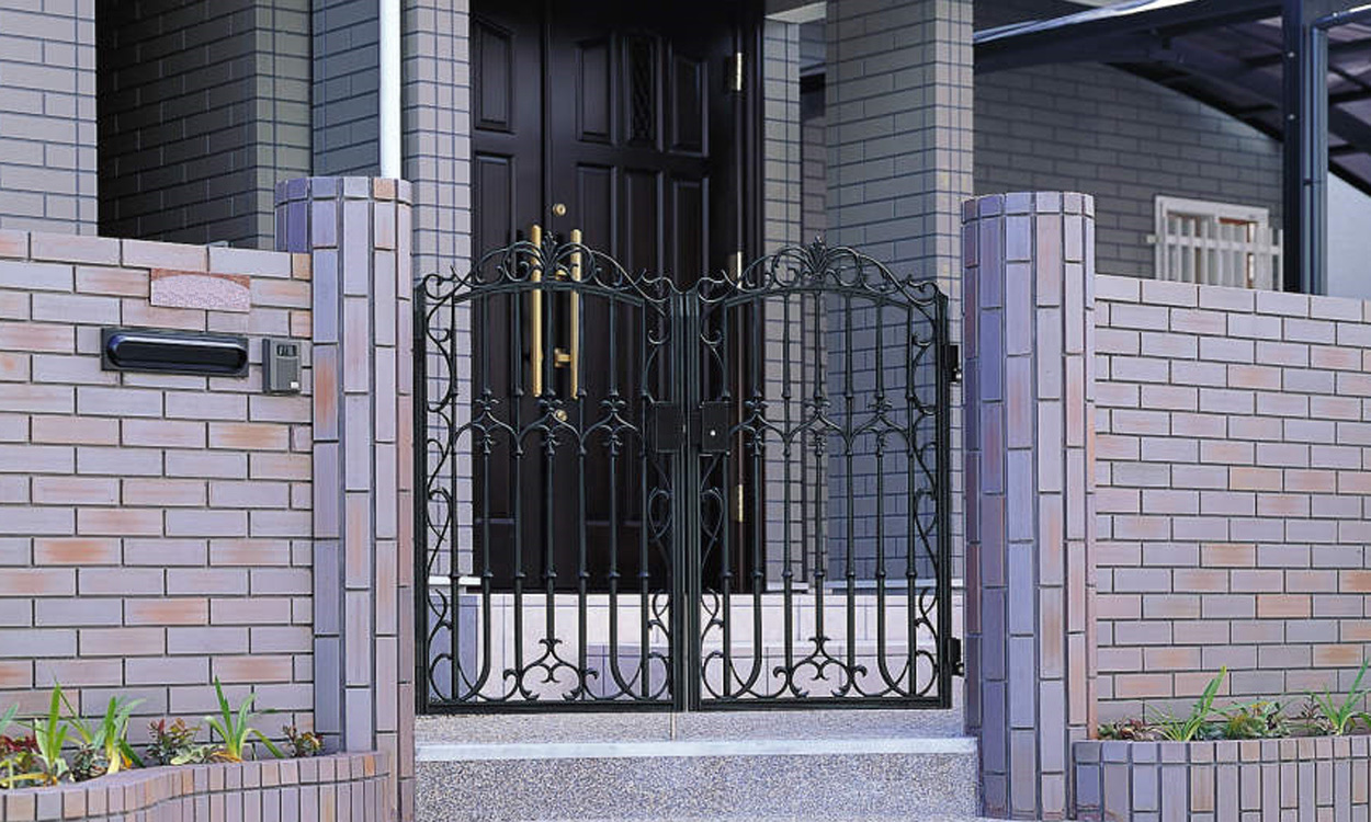 8型 ブラック／タッチ錠／0712　三協アルミ　門まわり　モダン　おしゃれ　エクステリア　愛知・名古屋の外構専門店パートナーホームのエクステリア　製品一覧　鋳物門扉　ファンセル|パートナーホーム