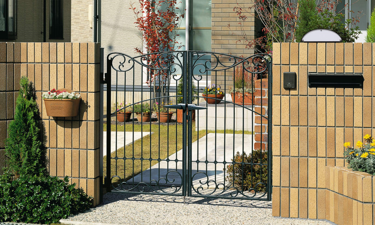 8型 アートグリーン／打掛け錠／0712　三協アルミ　門まわり　モダン　おしゃれ　エクステリア　愛知・名古屋の外構専門店パートナーホームのエクステリア　製品一覧　鋳物門扉　キャスリート|パートナーホーム