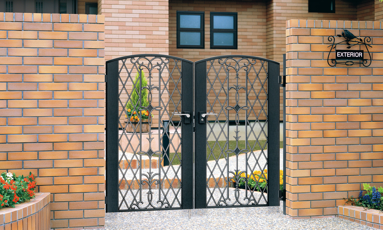 6型 アートブラック／レバーハンドル錠（LHFｰ01）／0712　三協アルミ　門まわり　モダン　おしゃれ　エクステリア　愛知・名古屋の外構専門店パートナーホームのエクステリア　製品一覧　鋳物門扉　フェアル|パートナーホーム