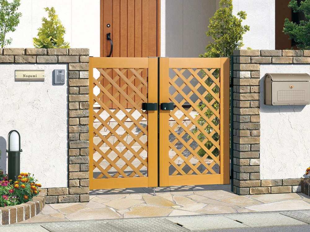 三協アルミ　木粉入り樹脂門扉　プラウディ【外構エクステリア商品】|サムネイル　三協アルミ　門まわり　モダン　おしゃれ　エクステリア　愛知・名古屋の外構専門店パートナーホームのエクステリア　製品一覧　鋳物門扉　木粉入り樹脂門扉　プラウディ|パートナーホーム