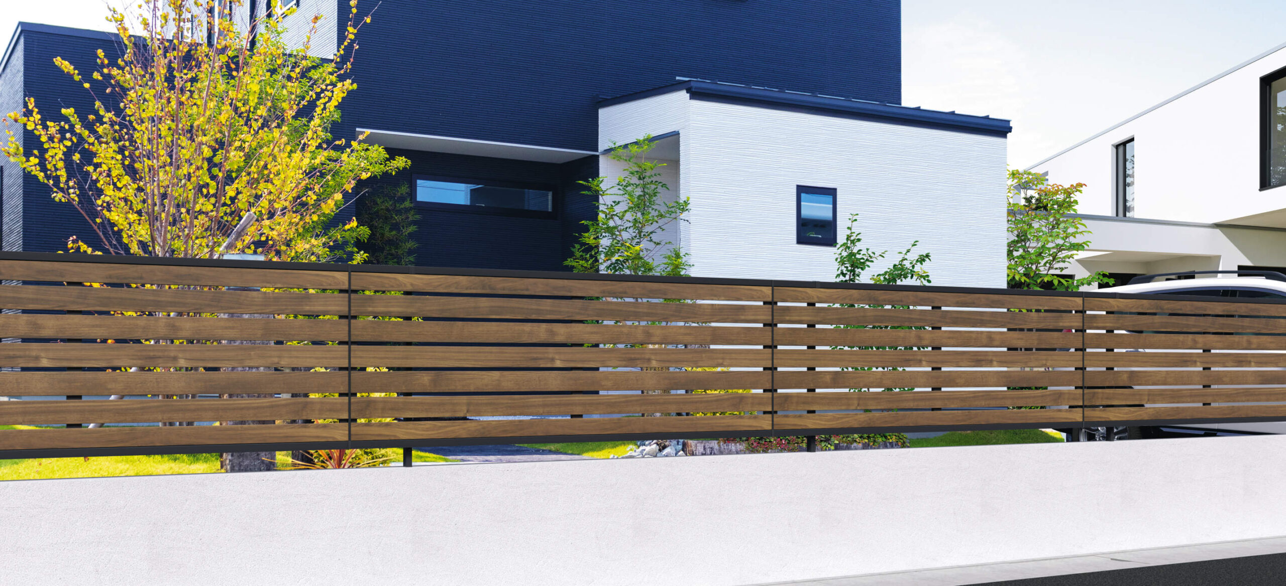 スモークナット・ブラック（JNK）　三協アルミ　門・フェンスまわり　フェンス・スクリーン　目隠し　モダン　おしゃれ　エクステリア　愛知・名古屋の外構専門店パートナーホームのエクステリア　製品一覧　形材フェンス　シャトレナⅡ　|パートナーホーム