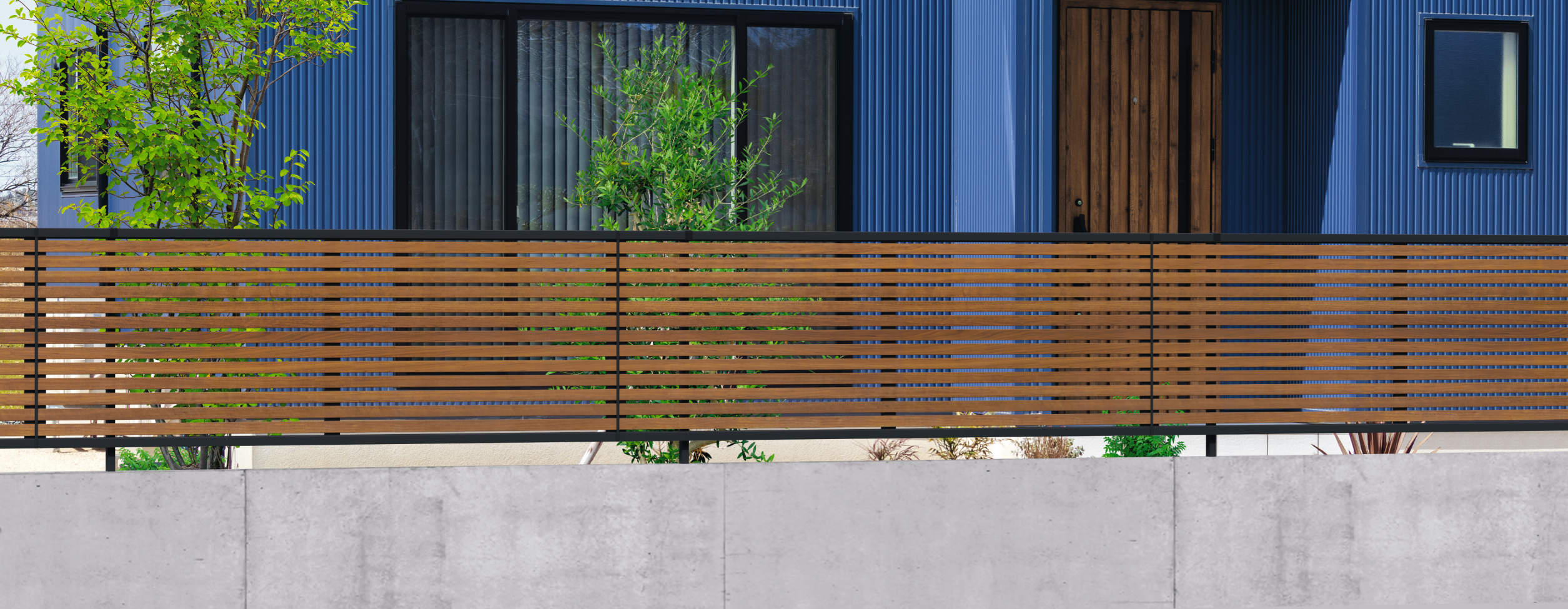 クラフトチェリー・ブラック（YCK） 5型（横太格子） 三協アルミ　門・フェンスまわり　フェンス・スクリーン　目隠し　モダン　おしゃれ　エクステリア　愛知・名古屋の外構専門店パートナーホームのエクステリア　製品一覧　形材フェンス　シャトレナⅡ　|パートナーホーム