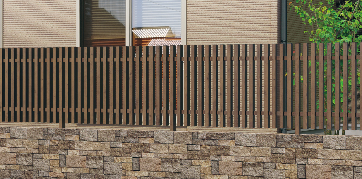 トラッドオーク／1208　三協アルミ　門・フェンスまわり　フェンス・スクリーン　目隠し　モダン　おしゃれ　エクステリア　愛知・名古屋の外構専門店パートナーホームのエクステリア　製品一覧　形材フェンス エルファード|パートナーホーム