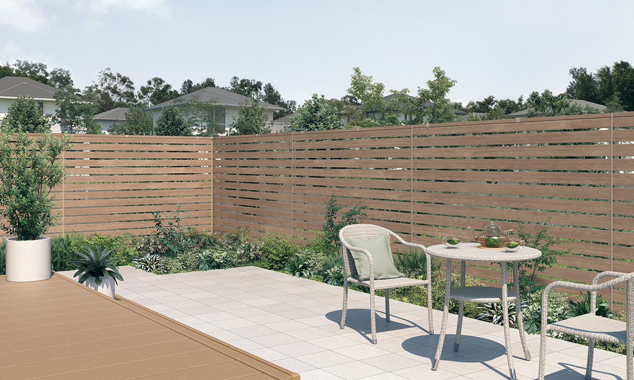 1P型（横板格子）片面木調 NEU（シナモンエルム・アーバングレー）　1型（横板格子）片面木調　三協アルミ　門・フェンスまわり　フェンス・スクリーン　目隠し　モダン　おしゃれ　エクステリア　愛知・名古屋の外構専門店パートナーホームのエクステリア　製品一覧　形材フェンス　シャトレナⅡ　ハイタイプ 　1型|パートナーホーム