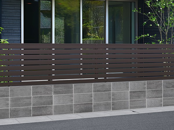 三協アルミ　形材フェンス　レジリア【外構エクステリア商品】|サムネイル　三協アルミ　門・フェンスまわり　フェンス・スクリーン　目隠し　モダン　おしゃれ　エクステリア　愛知・名古屋の外構専門店パートナーホームのエクステリア　製品一覧　形材フェンス　レジリア|パートナーホーム