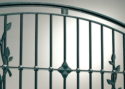 1型　三協アルミ　門・フェンスまわり　フェンス・スクリーン　目隠し　モダン　おしゃれ　エクステリア　愛知・名古屋の外構専門店パートナーホームのエクステリア　製品一覧　鋳物フェンス　ハーベリー|パートナーホーム