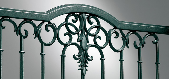 2型　三協アルミ　門・フェンスまわり　フェンス・スクリーン　目隠し　モダン　おしゃれ　エクステリア　愛知・名古屋の外構専門店パートナーホームのエクステリア　製品一覧　鋳物フェンス　ラビロス　|パートナーホーム