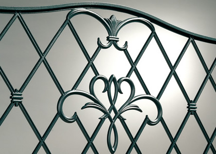 2型　三協アルミ　門・フェンスまわり　フェンス・スクリーン　目隠し　モダン　おしゃれ　エクステリア　愛知・名古屋の外構専門店パートナーホームのエクステリア　製品一覧　鋳物フェンス　ハーベリー|パートナーホーム