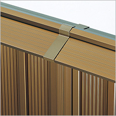 直線連結部 直線連結部にも、連結カバーを標準装備し、連結部のすき間を解消しました。　三協アルミ　門・フェンスまわり　フェンス・スクリーン　目隠し　モダン　おしゃれ　エクステリア　愛知・名古屋の外構専門店パートナーホームのエクステリア　製品一覧　形材フェンス　大和塀|パートナーホーム