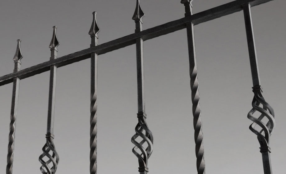 1型 ロートアイアンの特長を繊細に象ったデザイン。　三協アルミ　門・フェンスまわり　フェンス・スクリーン　目隠し　モダン　おしゃれ　エクステリア　愛知・名古屋の外構専門店パートナーホームのエクステリア　製品一覧　鋳物フェンス　キャスタイル|パートナーホーム