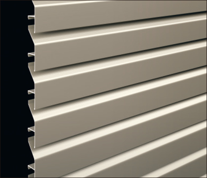 2型（ルーバータイプ） 横格子デザインの目隠しタイプで高いプライベート性を確保しながら、ルーバーが心地よい風を採り入れてくれます。　三協アルミ　門・フェンスまわり　フェンス・スクリーン　目隠し　モダン　おしゃれ　エクステリア　愛知・名古屋の外構専門店パートナーホームのエクステリア　製品一覧　ガーデンスクリーン　ベルサード|パートナーホーム