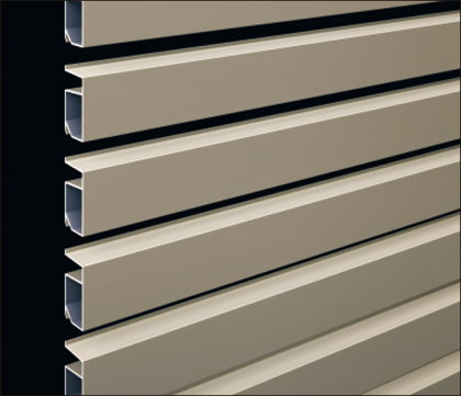 3型（横格子タイプ） スタンダードな横格子デザインで、格子の間から適度な採光・通風が得られます。　三協アルミ　門・フェンスまわり　フェンス・スクリーン　目隠し　モダン　おしゃれ　エクステリア　愛知・名古屋の外構専門店パートナーホームのエクステリア　製品一覧　ガーデンスクリーン　ベルサード|パートナーホーム