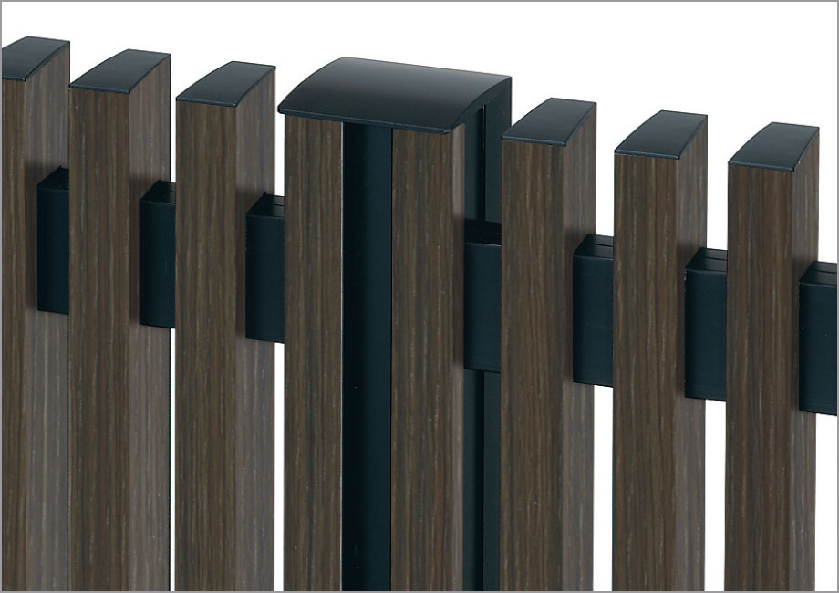 統一感のあるデザイン 支柱とスクリーン本体、格子キャップと支柱キャップを同様のデザインにし、端部・連結部ともに統一感のある納まりを演出します。　三協アルミ　門・フェンスまわり　フェンス・スクリーン　目隠し　モダン　おしゃれ　エクステリア　愛知・名古屋の外構専門店パートナーホームのエクステリア　製品一覧　ガーデンスクリーン　J.モダン|パートナーホーム