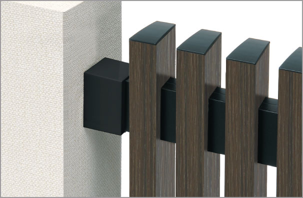 壁付け部品用キャップ 本体の繊細なデザインに配慮して、壁付け金具部を美しくカバーします。　三協アルミ　門・フェンスまわり　フェンス・スクリーン　目隠し　モダン　おしゃれ　エクステリア　愛知・名古屋の外構専門店パートナーホームのエクステリア　製品一覧　ガーデンスクリーン　J.モダン|パートナーホーム